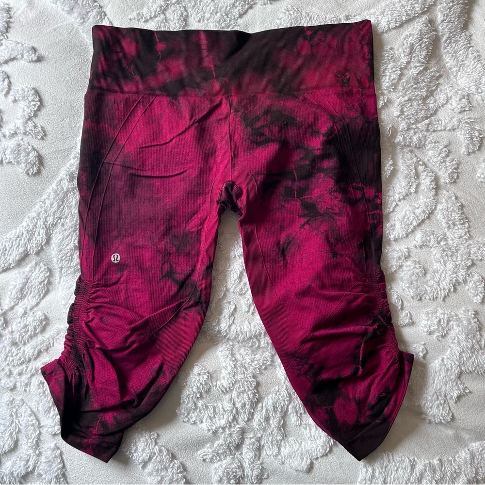 Lululemon “In the Flow” Crop II Capri Leggings